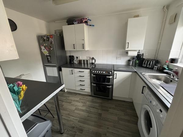 2 bedrooms bedroom house in Leicester