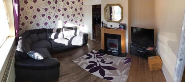 3 bedroom house in Llanelli House Exchange