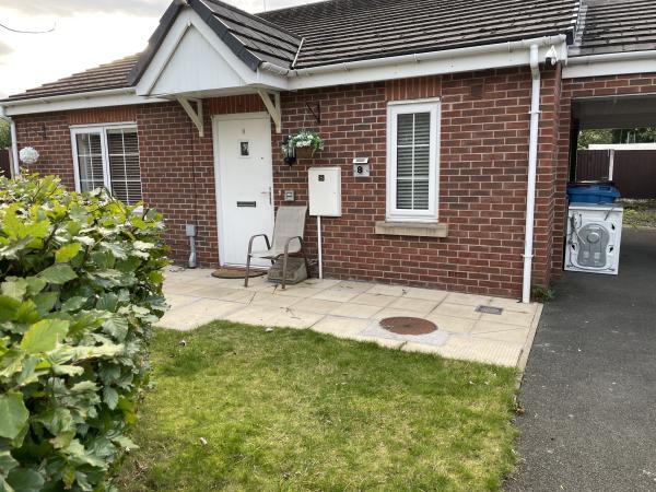 3 bedroom bungalow in Old Swan House Exchange