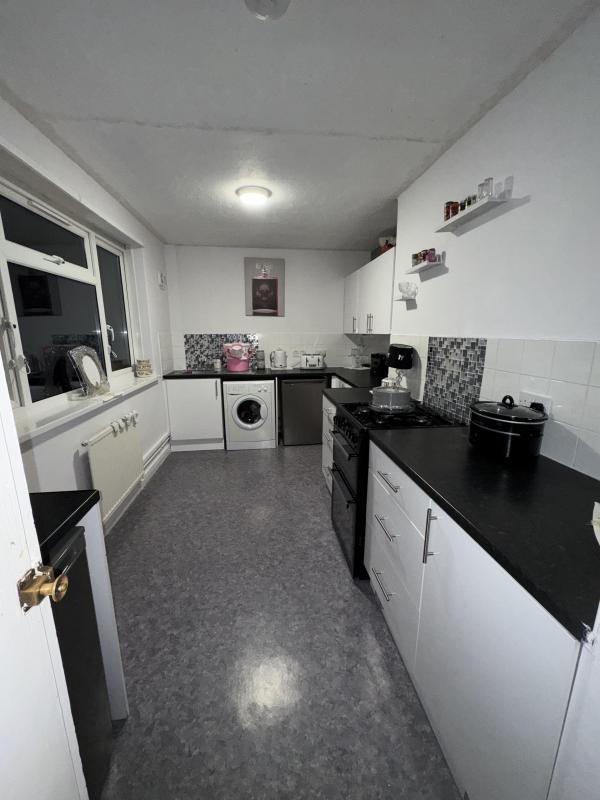 2 bedroom house in Camberley House Exchange