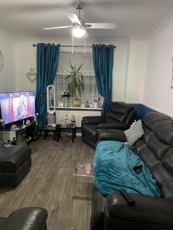 2 bedroom house in Dagenham House Exchange