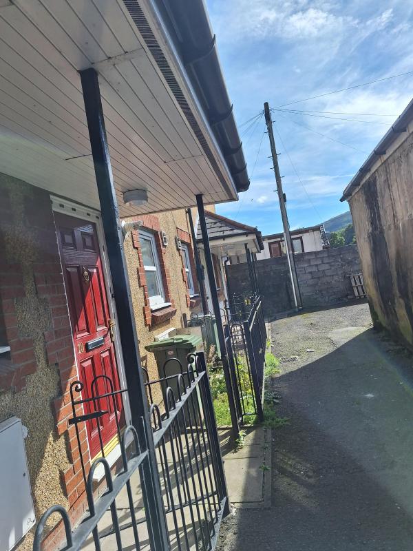 1 bedroom flat in Abercwmboi House Exchange