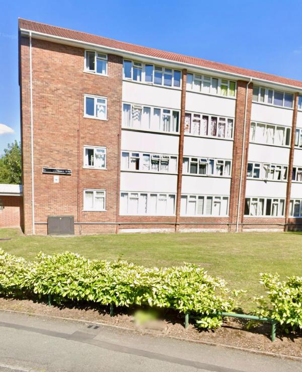 3 bedroom flat in Wolverhampton House Exchange