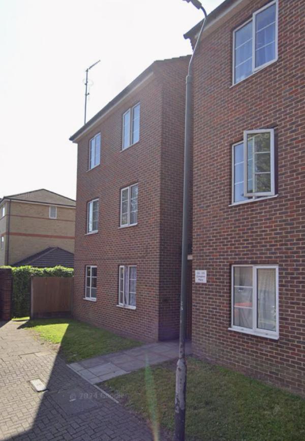 2 bedroom flat in Erith House Exchange