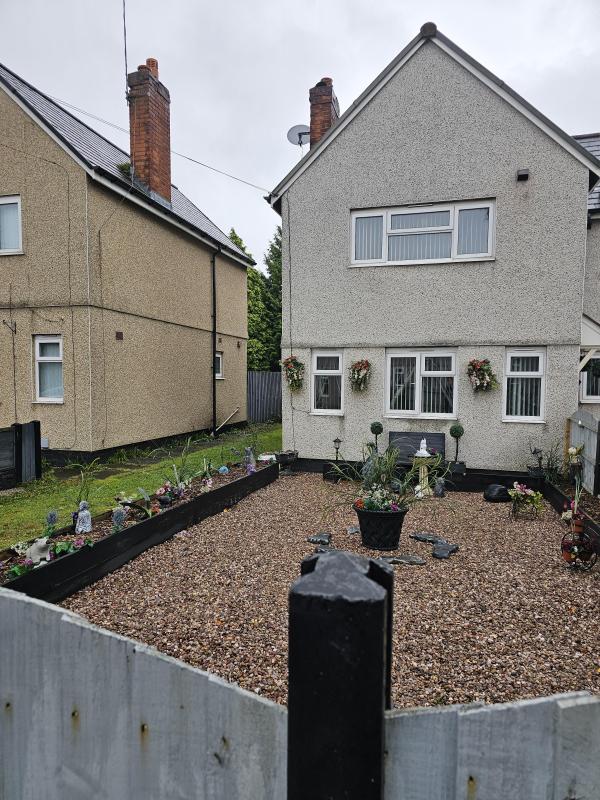 2 bedroom house in Tipton House Exchange