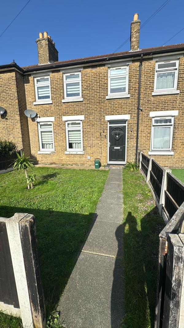 3%20bedrooms bedroom house in Aveley House Exchange