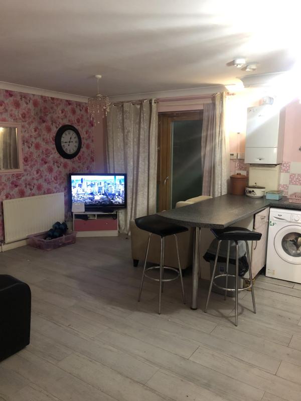 2 bedroom flat in London House Exchange