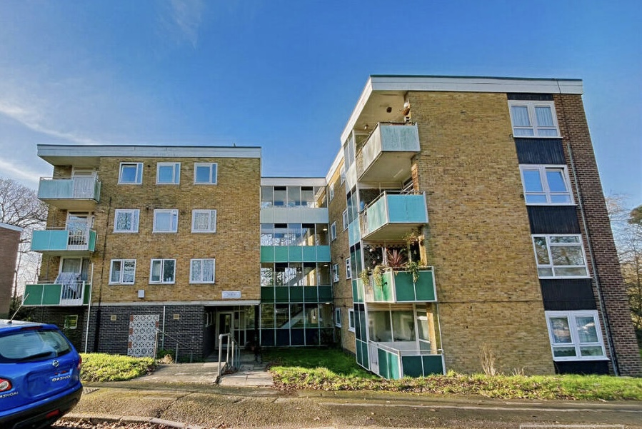 2 bedroom flat in Southampton House Exchange