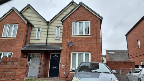 2 bedroom house in Bilston House Exchange