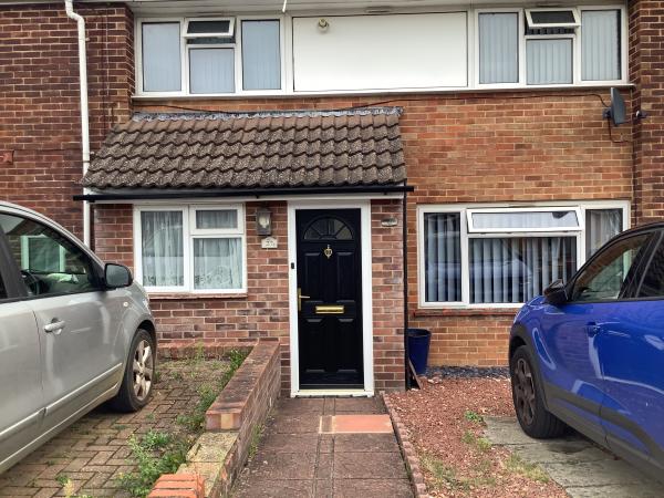 2 bedroom house in Chandlers Ford House Exchange