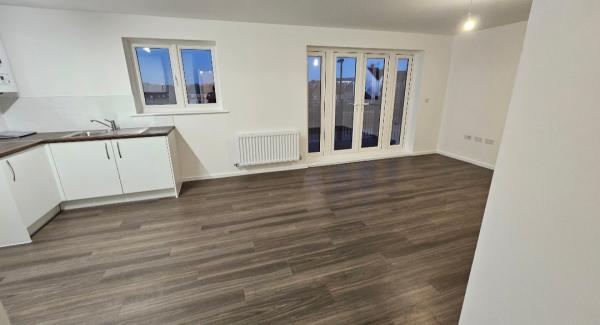 2 bedroom flat in Faygate House Exchange