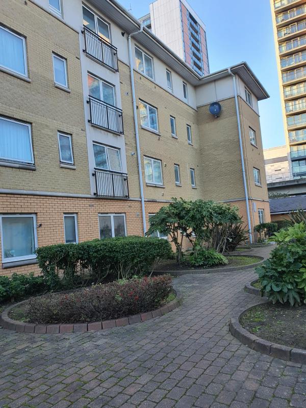 4 bedroom flat in London House Exchange