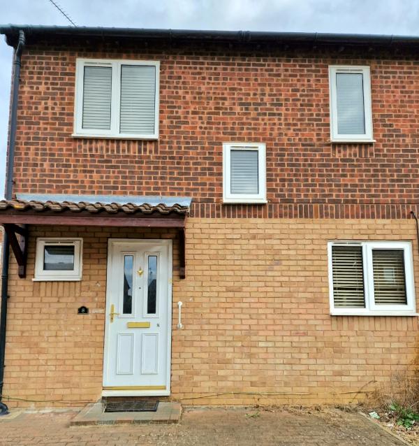 3 bedroom house in Daventry House Exchange