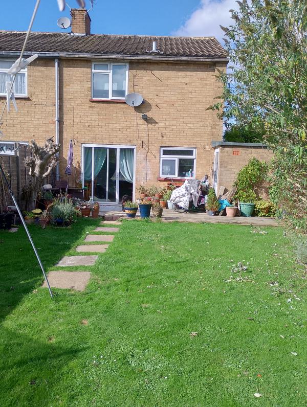 2 bedroom house in Hatfield House Exchange