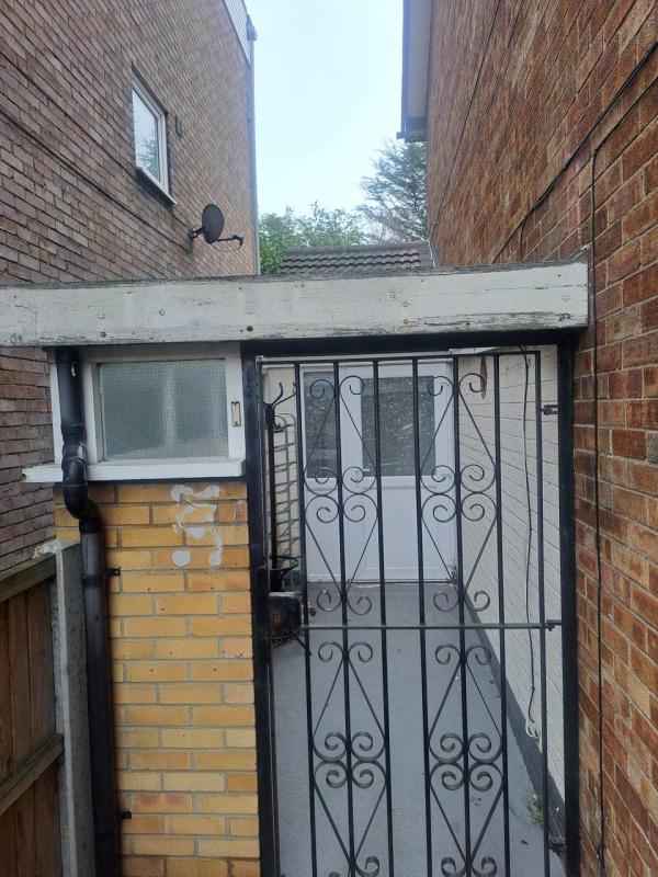 2 bedroom flat in Dagenham House Exchange