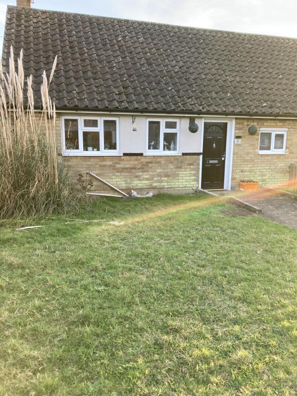 1 bedroom bedroom bungalow in Abberton