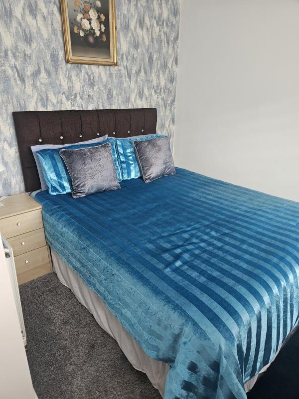 3 bedroom house in Sheffield House Exchange