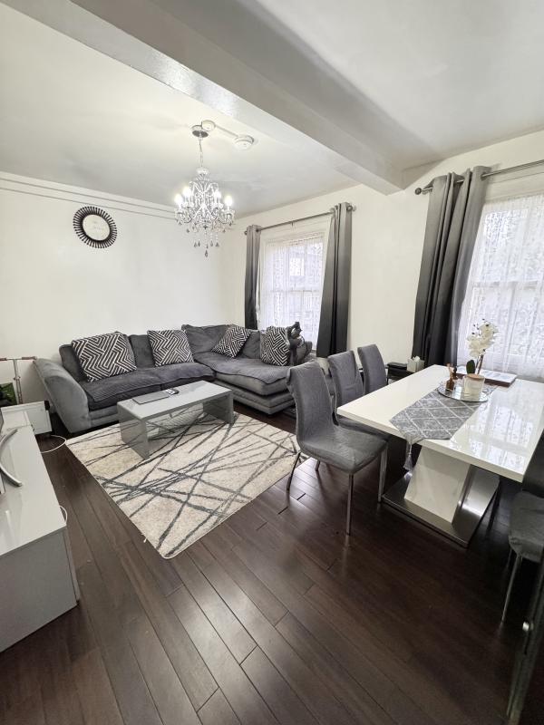 3 Bedroom flat In Wapping Wants 4 Bedroom house In Redbridge House Exchange