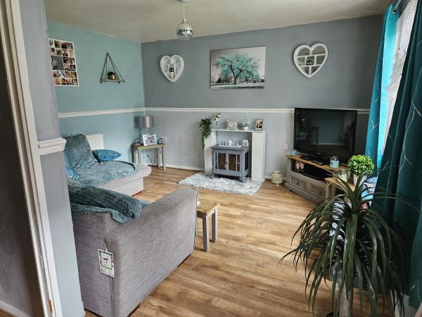 3 bedroom house in Whiston House Exchange