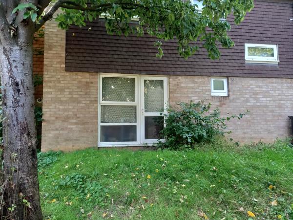 3 bedroom house in Northampton House Exchange