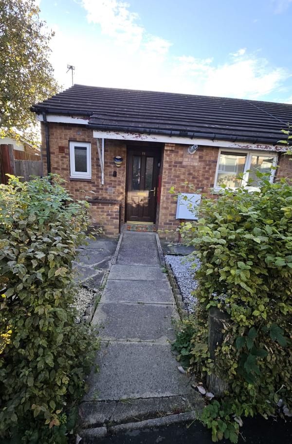 1 bedroom bungalow in Sheffield House Exchange