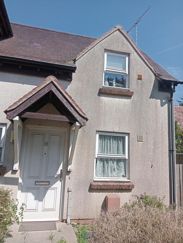 2 Bedroom house In Mid Lavant Wants 1 Bedroom house In Chichester House Exchange