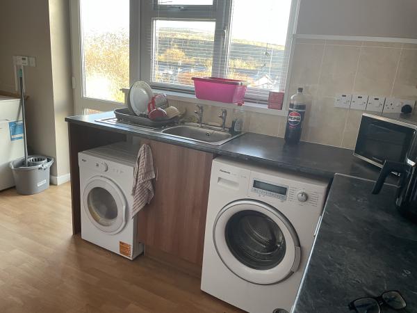 2 bedroom flat in Brynamman House Exchange