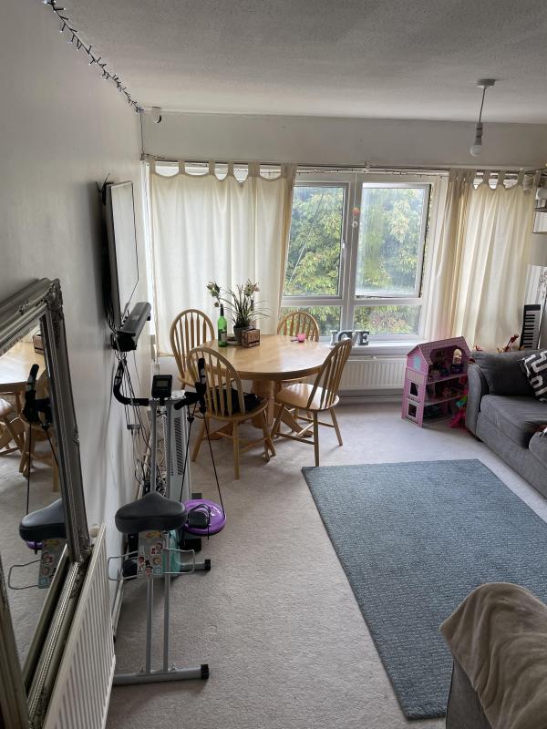 1 bedroom house in Mitcham House Exchange