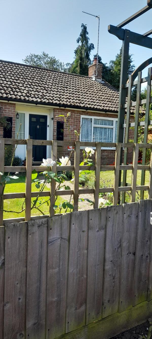 2 bedroom bungalow in Great Bedwyn House Exchange