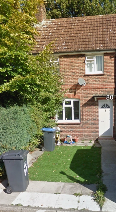 2 bedroom house in East Grinstead House Exchange